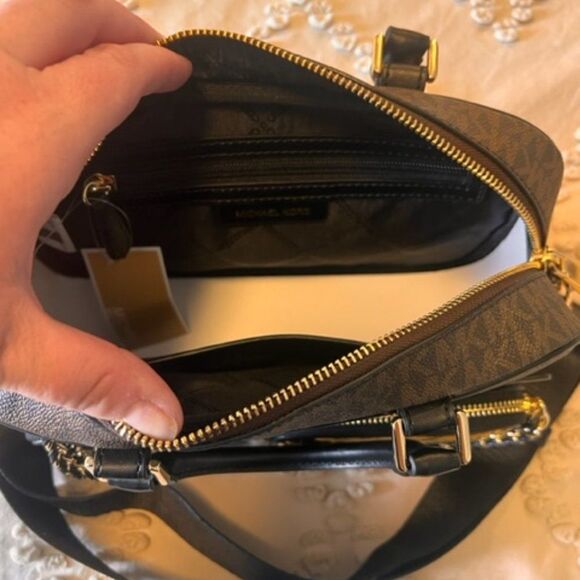 Stylish Women's Bag with Animal Print and Studded Design - Picture 7 of 11